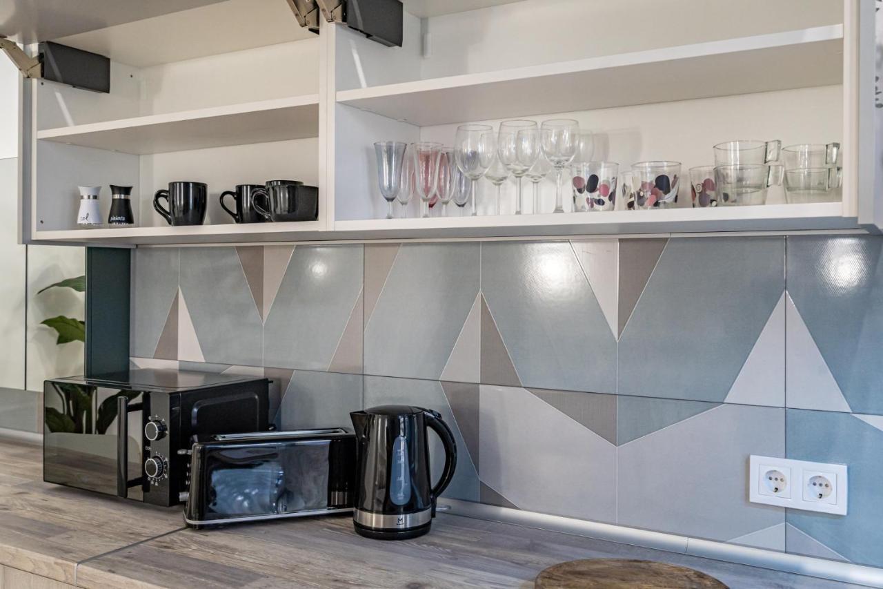 Exquisite Studio Apartment With An Original Design Valenza Esterno foto