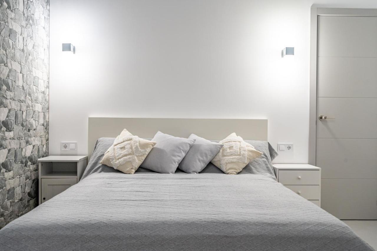 Exquisite Studio Apartment With An Original Design Valenza Esterno foto