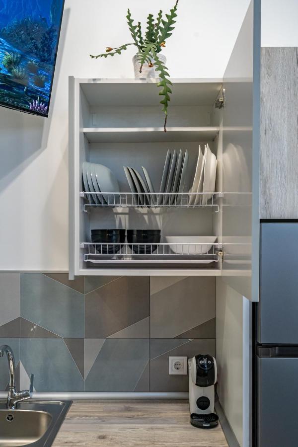 Exquisite Studio Apartment With An Original Design Valenza Esterno foto