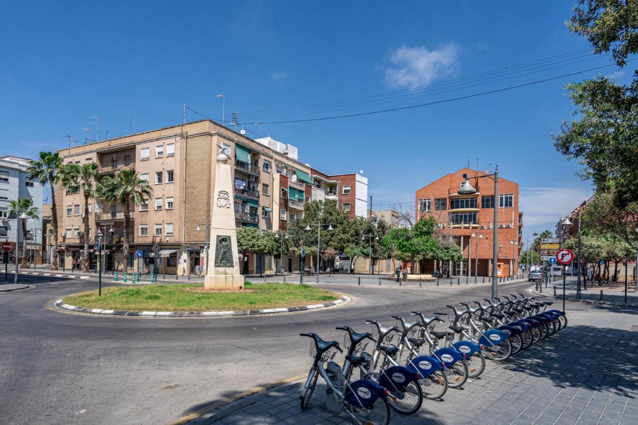 Exquisite Studio Apartment With An Original Design Valenza Esterno foto