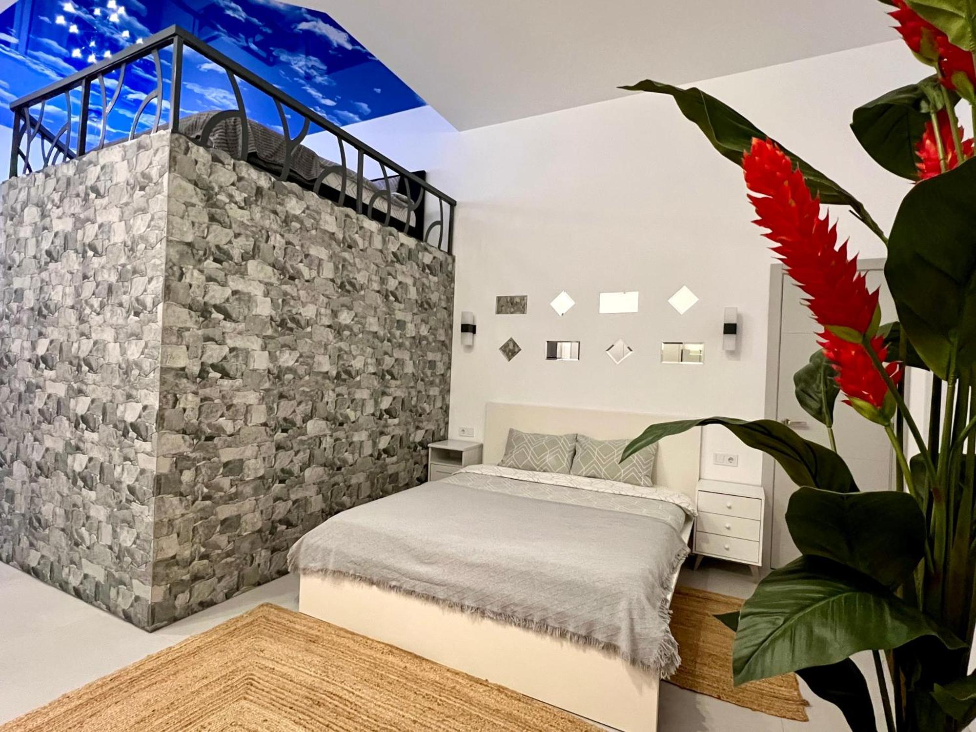 Exquisite Studio Apartment With An Original Design Valenza Esterno foto