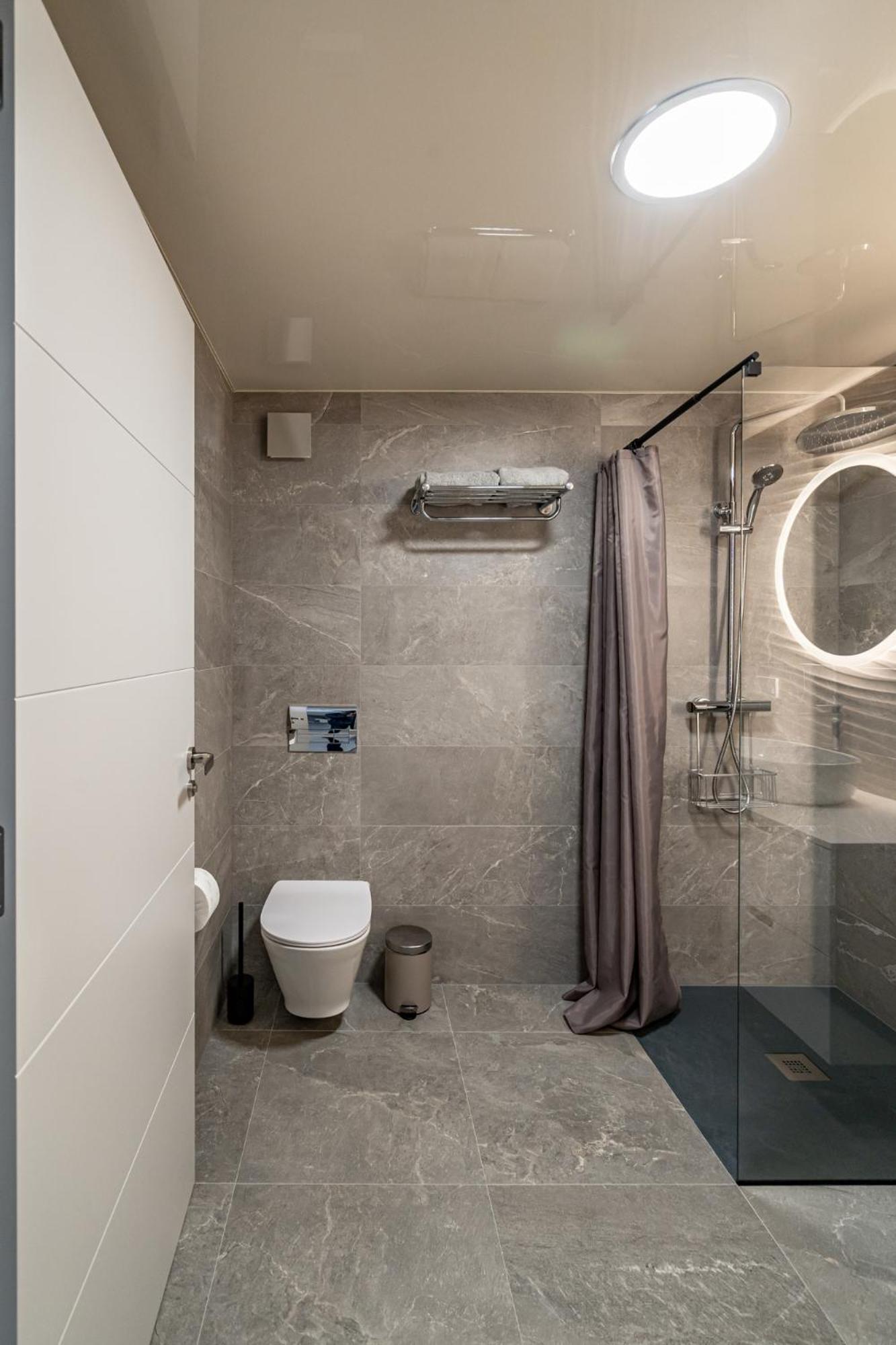 Exquisite Studio Apartment With An Original Design Valenza Esterno foto